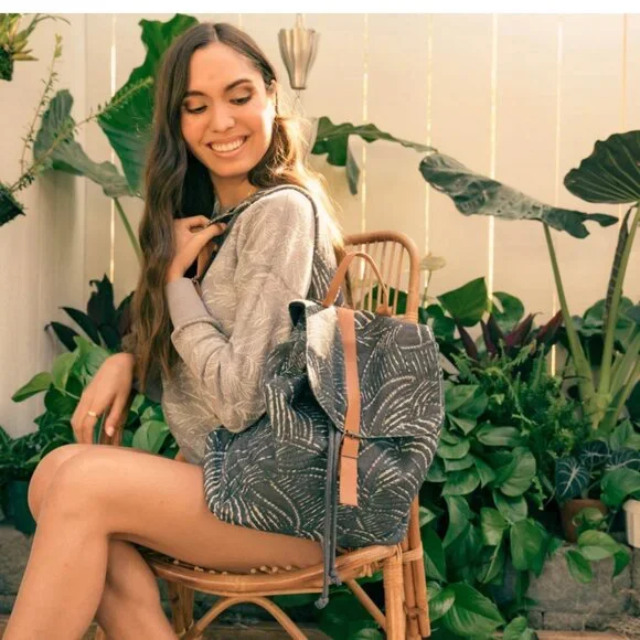 Lu + Elle - The Paradise Palm Backpack - Picture 2 of 8